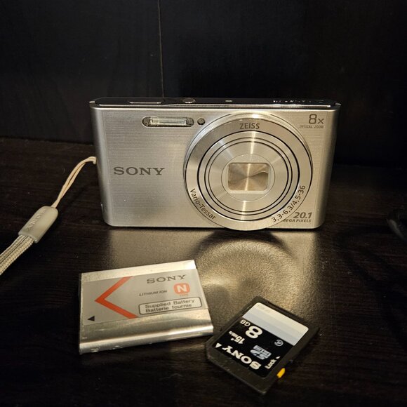 Sony Cybershot - Picture 2 of 4